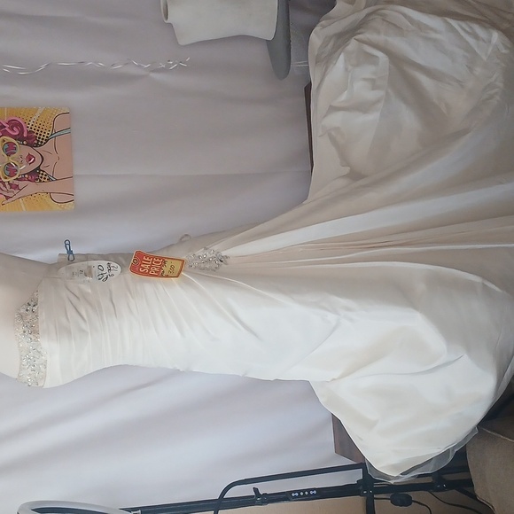 New! Tags!! ALFRED ANGELO Elegant White Strapless SIZE 12 BEADED- DIAMOND WHITE - Picture 7 of 13